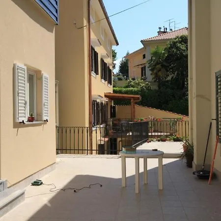 With A Parking Space - 7891 אופטיה